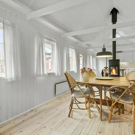3 Bedroom Stunning In Feriehus Liseleje